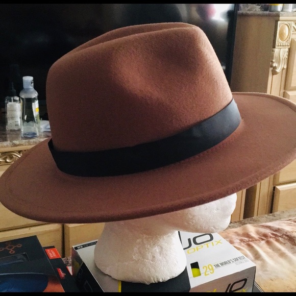 Time and Tru Accessories - Brown Fedora Hat 🎩